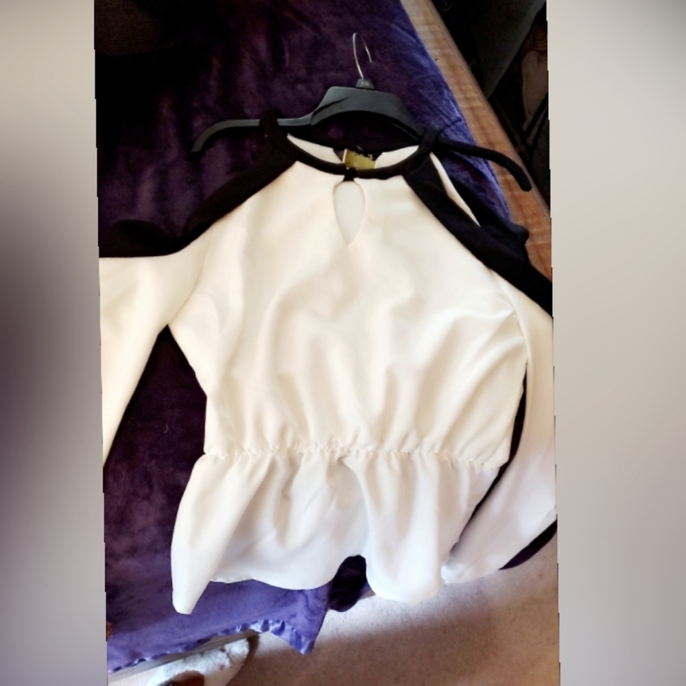 Top - Picture 2 of 3